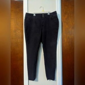 Terra and Sky 1X (16w-18w) black pull on jean